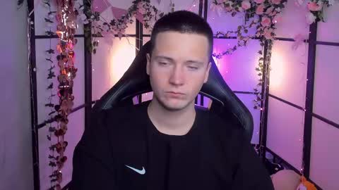 Snapshot of zackhandsome chatting on 04-14-26, 05:13 Zack online show from 04-14-26, 05:13