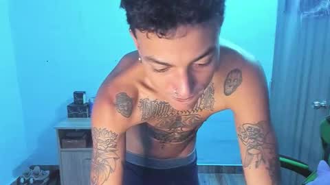 Snapshot of zafirocum chatting on 12-05-25, 11:52 BiG Zafiro online show from 12-05-25, 11:52