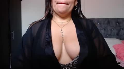 Zahi ... wants to play with everyone...yessss online show from 10-09-25, 03:43