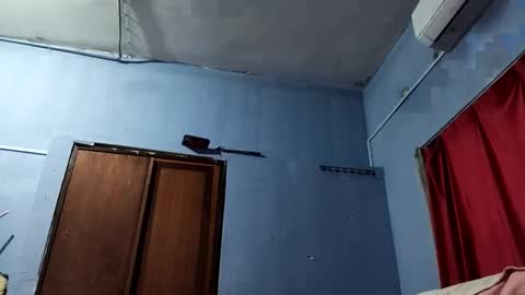 Snapshot of zaidmlake199 chatting on 09-08-25, 05:56 ZUL online show from 09-08-25, 05:56