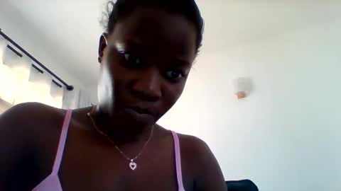 Snapshot of zainxxxx chatting on 11-08-25, 12:05 zainxxxx online show from 11-08-25, 12:05