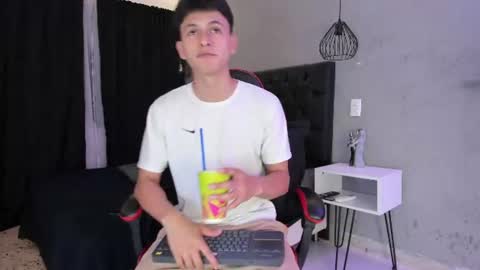 Samuel online show from 07-06-26, 07:16