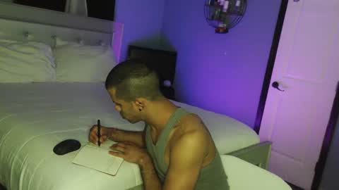 Snapshot of zamoraedii1994 chatting on 12-16-24, 05:17 Edii online show from 12-16-24, 05:17