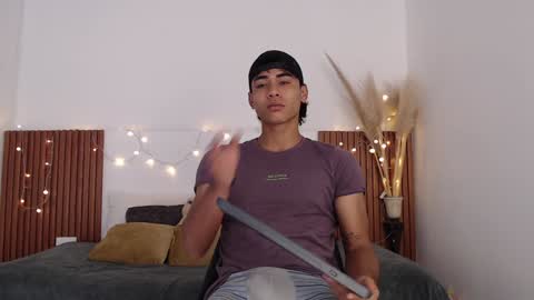 Zander online show from 12-29-24, 01:06