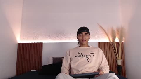 Zander online show from 01-17-25, 01:56