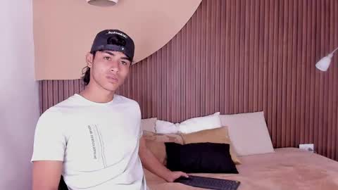 Zander online show from 03-09-25, 02:10