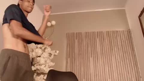 Snapshot of zander_2120 chatting on 11-29-25, 12:57 Zander online show from 11-29-25, 12:57