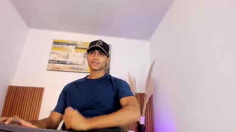 Snapshot of zander_2120 chatting on 03-04-26, 01:17 Zander online show from 03-04-26, 01:17