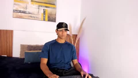 Snapshot of zander_2120 chatting on 03-10-26, 01:38 Zander online show from 03-10-26, 01:38