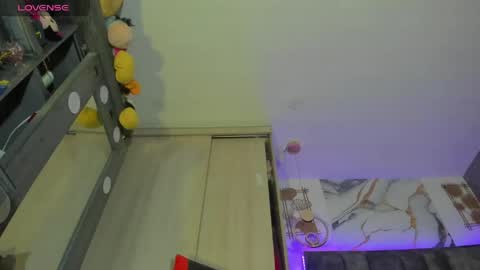 Snapshot of zandraa_milf chatting on 05-07-26, 11:15 Zandra online show from 05-07-26, 11:15