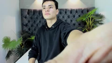 Snapshot of zane_evans chatting on 02-25-26, 12:26 zane online show from 02-25-26, 12:26