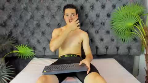 Snapshot of zane_evans chatting on 03-07-26, 01:19 zane online show from 03-07-26, 01:19