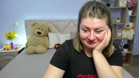 Snapshot of zannadreil chatting on 03-12-25, 08:31 zannadreil online show from 03-12-25, 08:31