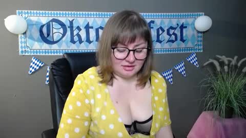 Snapshot of zannadreil chatting on 10-11-25, 06:28 zannadreil online show from 10-11-25, 06:28