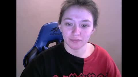 Snapshot of zara_golden chatting on 01-22-25, 06:31 chaturcum online show from 01-22-25, 06:31