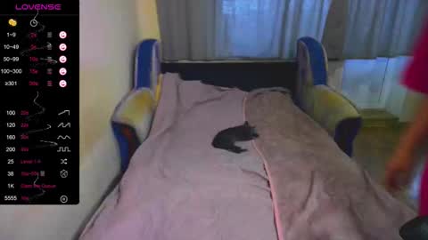 Snapshot of zara_golden chatting on 10-08-25, 03:59 chaturcum online show from 10-08-25, 03:59