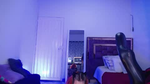 Snapshot of zaracollinx chatting on 10-30-25, 02:13 Zara online show from 10-30-25, 02:13