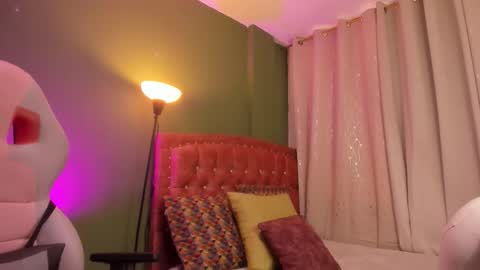 Zara . online show from 12-04-25, 12:03