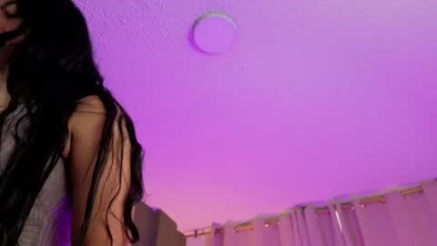 Zara . online show from 04-25-26, 12:08