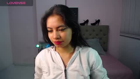 Snapshot of zarah_torres chatting on 12-07-24, 01:40 Zarah online show from 12-07-24, 01:40