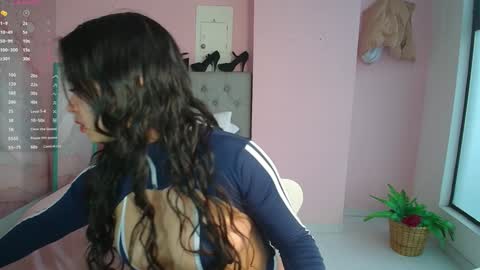 Snapshot of zarah_torres chatting on 01-11-25, 04:36 Zarah online show from 01-11-25, 04:36