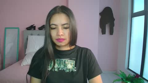 Snapshot of zarah_torres chatting on 01-22-25, 07:03 Zarah online show from 01-22-25, 07:03