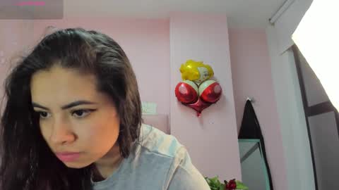 Snapshot of zarah_torres chatting on 10-19-25, 11:16 Zarah online show from 10-19-25, 11:16