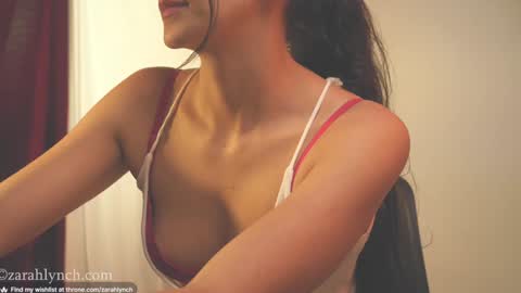 Miss Lynch   Next show  2911 online show from 12-18-24, 09:29