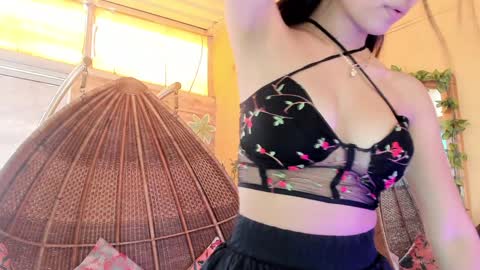 Zara Lim  online show from 12-22-24, 06:15