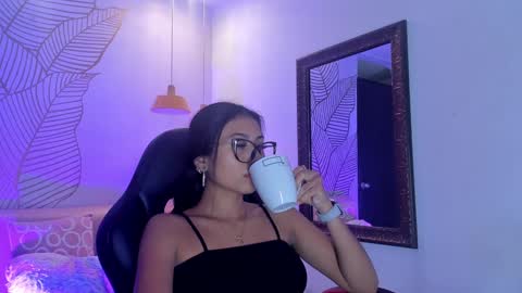 Zara Lim  online show from 02-04-25, 12:33