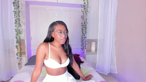 Snapshot of zaraprescott chatting on 04-06-26, 10:33 SARA online show from 04-06-26, 10:33