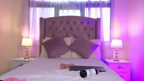 ZaraQuiinn online show from 10-25-25, 02:13