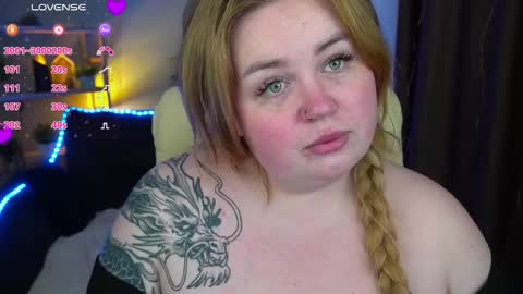 Snapshot of zarareign_ chatting on 03-09-25, 03:32 Lola online show from 03-09-25, 03:32