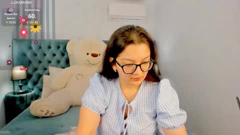 Zarifa online show from 10-18-25, 02:07