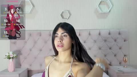 Snapshot of zarinawynne chatting on 05-12-26, 01:30 Zarina Waynne online show from 05-12-26, 01:30