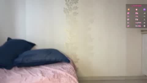 Snapshot of zarlefinowist chatting on 07-28-26, 11:17 Adelia online show from 07-28-26, 11:17
