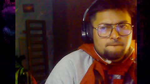 Snapshot of zatiro992 chatting on 04-21-26, 01:42 Zatth online show from 04-21-26, 01:42