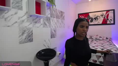 Snapshot of zaya_smith chatting on 02-05-25, 09:18 Zaya online show from 02-05-25, 09:18