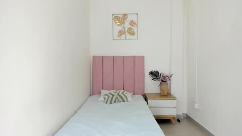 vanessa  online show from 10-31-25, 08:54