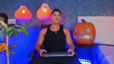 Zayn Cross online show from 10-20-25, 05:08
