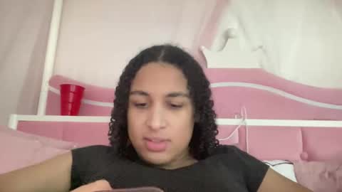 Snapshot of zaza__zariaa chatting on 05-27-26, 08:50 ZAZA ZARIAA online show from 05-27-26, 08:50