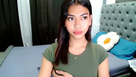 Snapshot of zeethefucker69 chatting on 02-10-25, 04:30 Zo online show from 02-10-25, 04:30