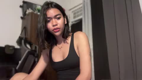 Snapshot of zeethefucker69 chatting on 10-05-25, 05:33 Zo online show from 10-05-25, 05:33