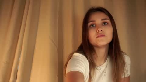 Emilia online show from 09-20-25, 12:55