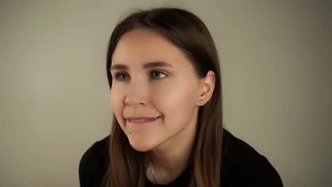 Emilia online show from 09-28-25, 01:00