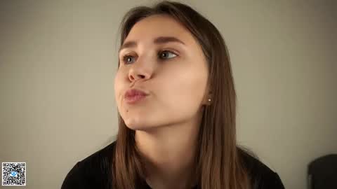 Emilia online show from 09-30-25, 01:10