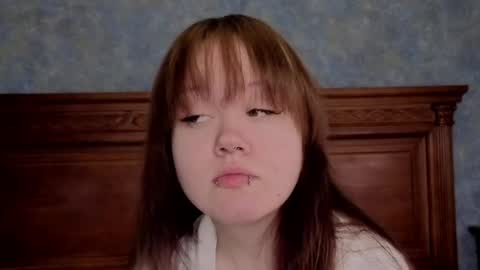 Emilia online show from 05-29-26, 03:48