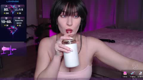 Snapshot of zemeee chatting on 02-16-25, 07:05 Clary online show from 02-16-25, 07:05