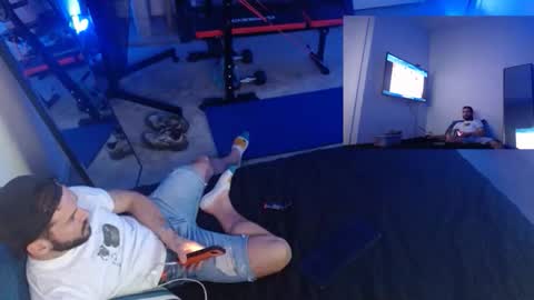 zen_dick_pix online show from 12-15-25, 01:10