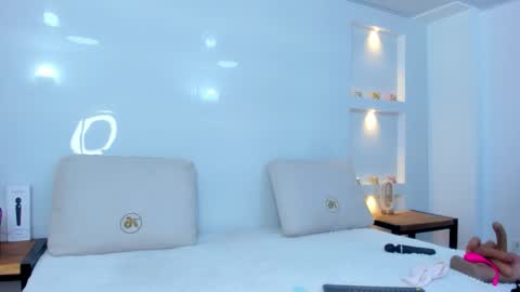 Zenda Evans online show from 10-21-25, 04:13